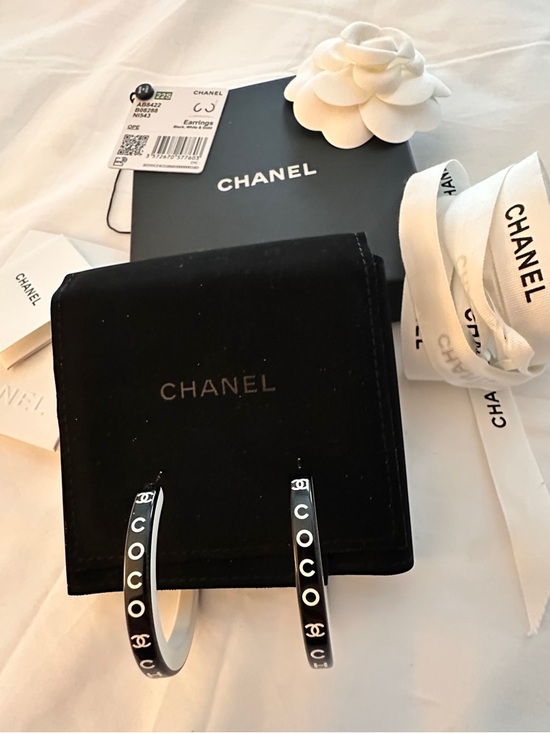 CHANEL Screw Back Hoop Fashion Earrings for sale | eBay NWT CHANEL Black and White Resin COCO CHANEL Logo Hoop Earrings. NEW IN BOX🖤